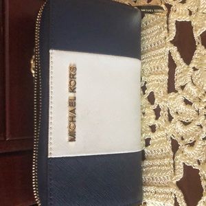 Michael Kors Wristlet/Wallet